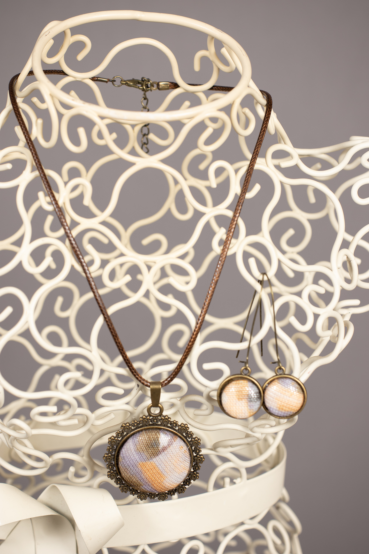 Collier et boucles d'oreilles