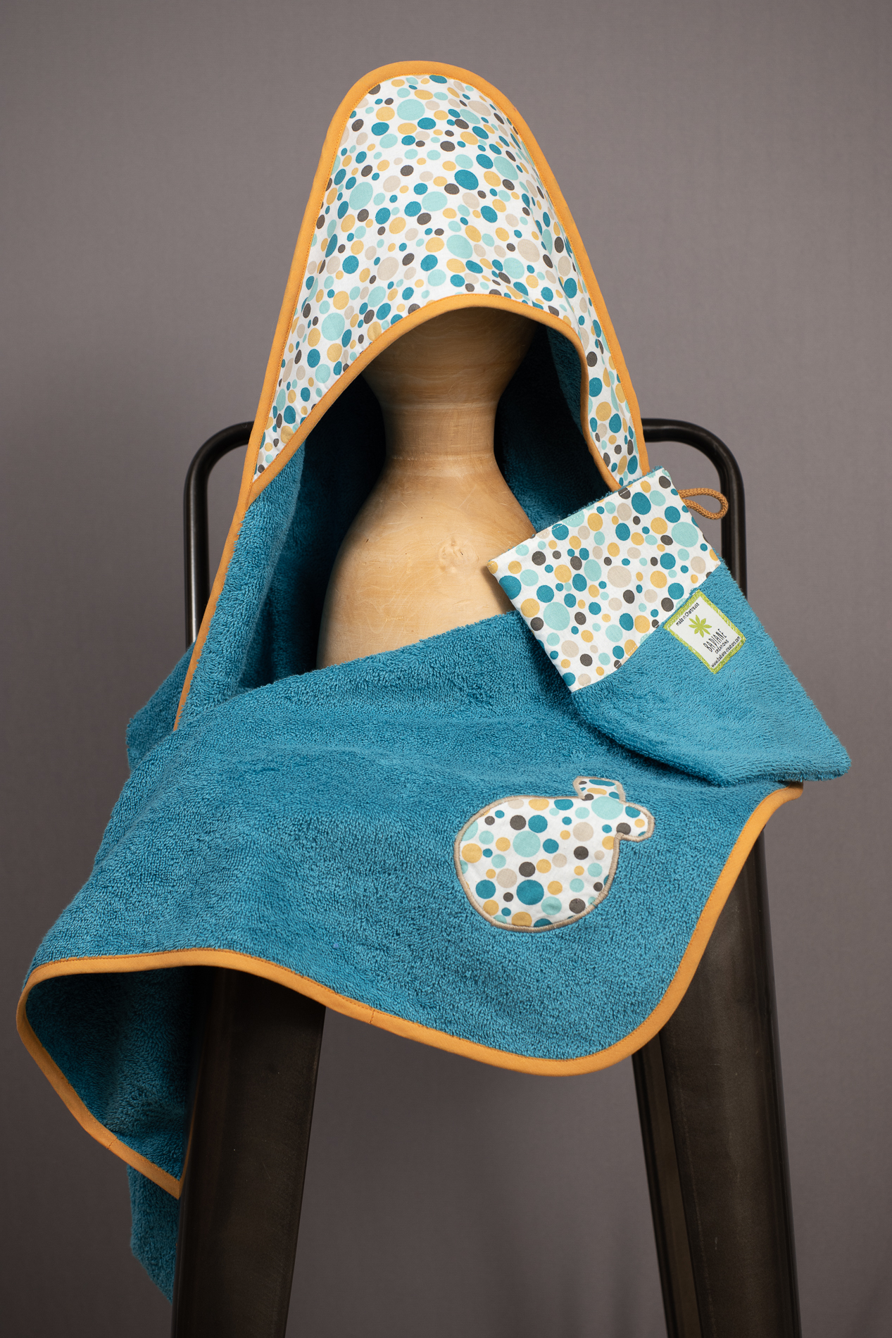 Cape de bain et gant assorti