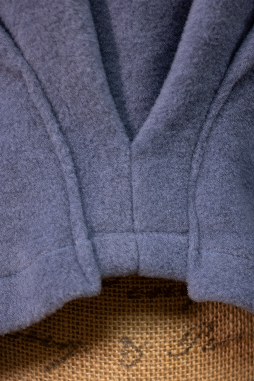 Détail pull court polaire Détail pull court polaire