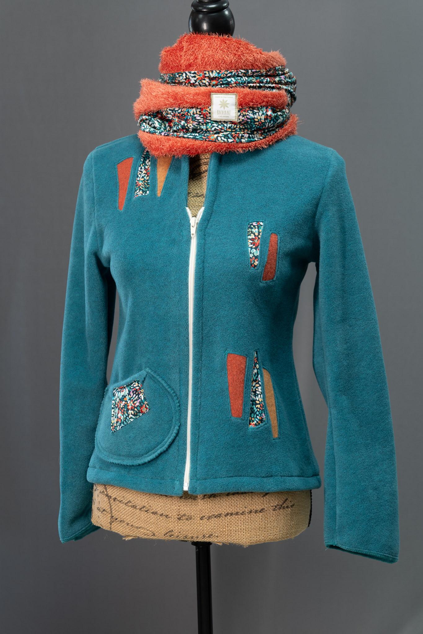 Veste polaire et cache-cou