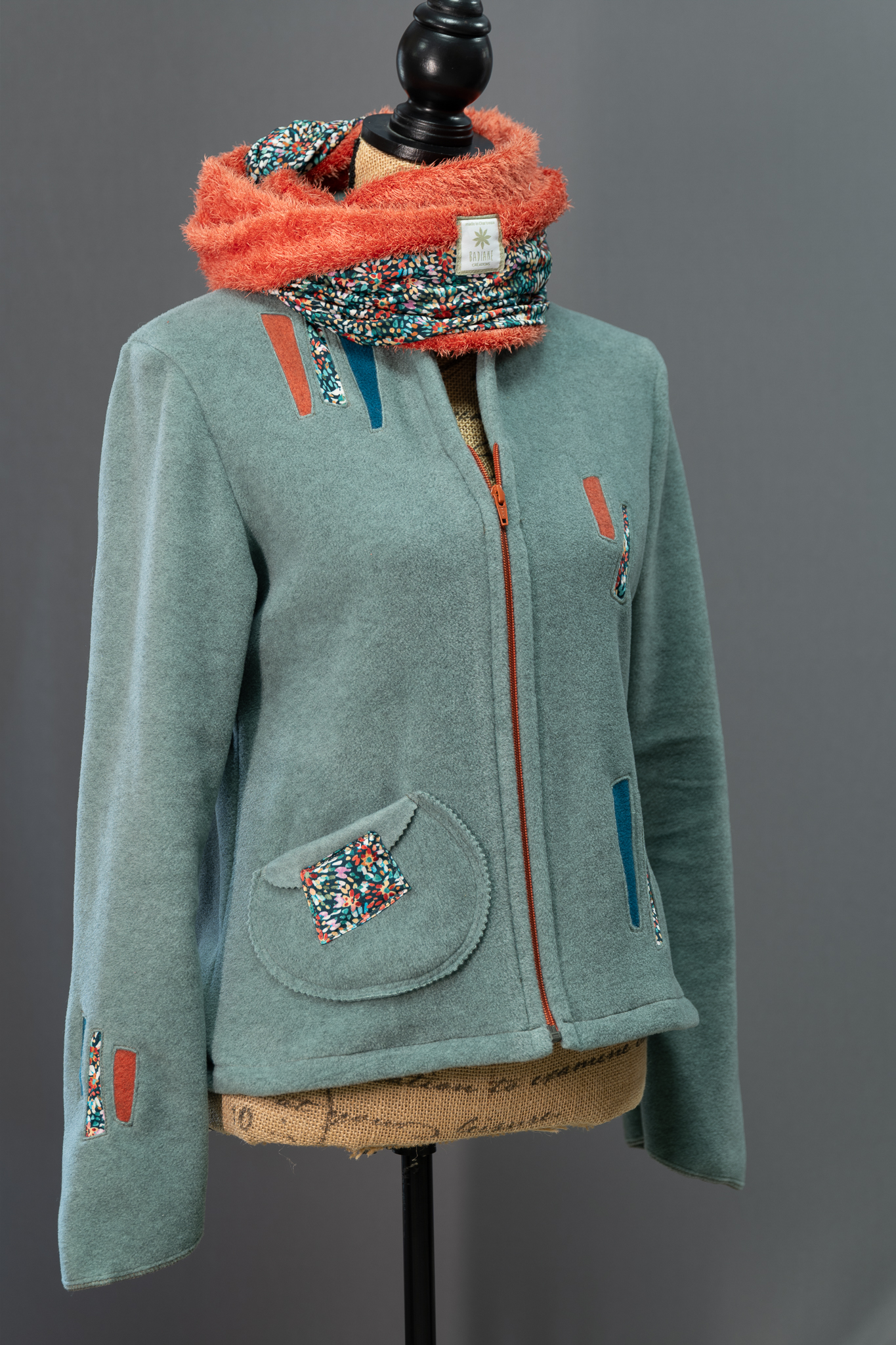 Veste polaire et cache-cou